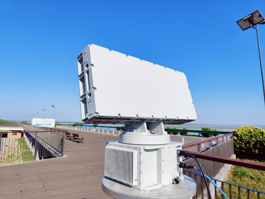 جهاز مضاد للطائرات بدون طيار يوفر رادار مراقبة الطائرات بدون طيار